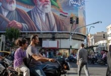 Mideast Live Updates: Dispute Over Strait Deepens as U.S. and Iran Trade Attacks