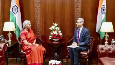 Canara Bank hands over ₹2,397 crore dividend cheque to FM Nirmala Sitharaman