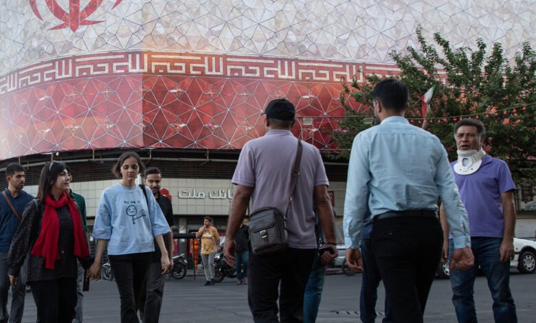 Mideast Live Updates: U.S. and Iran Offer Conflicting Accounts of Nuclear Discussions