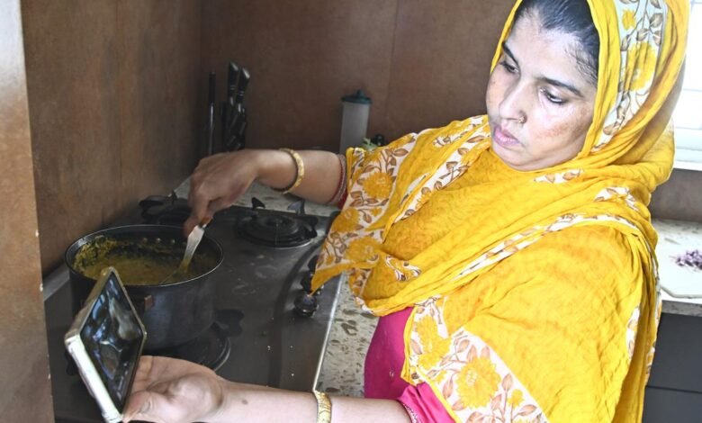 India’s domestic cooks of the digital age